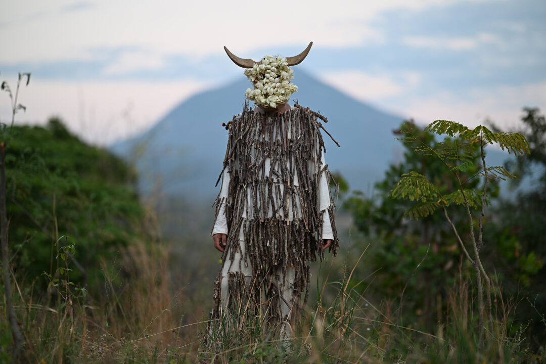 Juan Carlos Recinos Guzmán & Meybel Argentina Córdova González, L'esprit de notre fleur (Le diable de la fleur d'izote) 2026